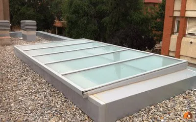 instalación de tragaluz en cubierta casa particular en Vitoria-Gasteiz